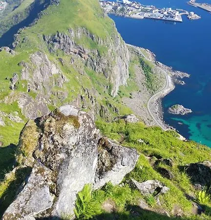 Lofotbo 度假居 *