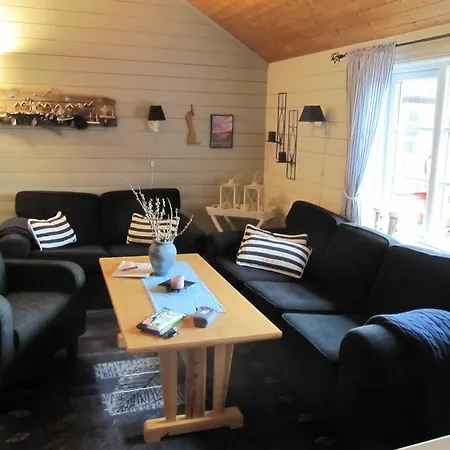 Lofotbo Holiday home *